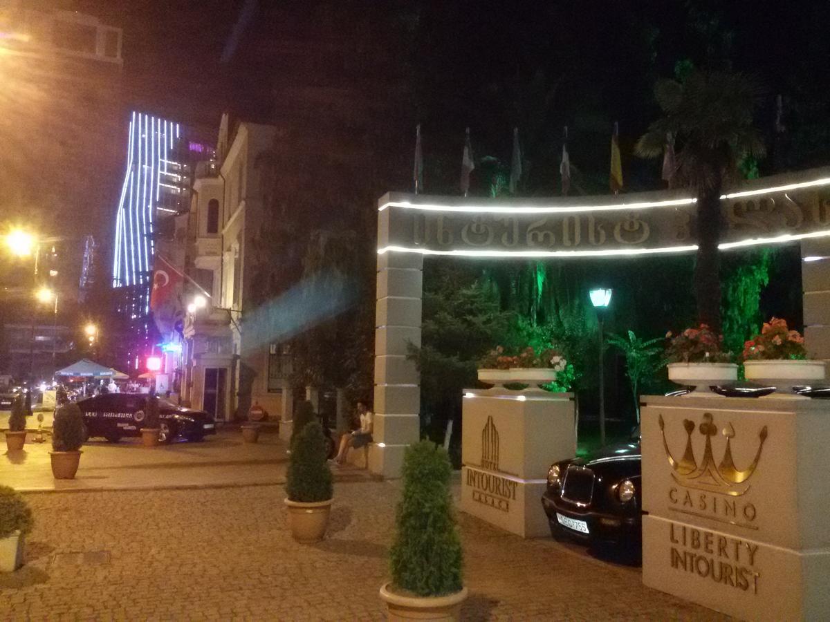 Hostel Mar Nero Batumi Exterior foto