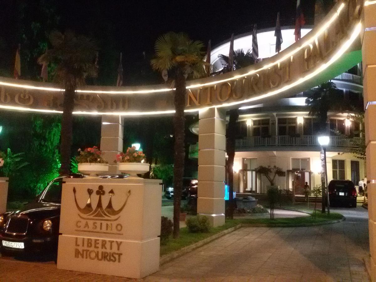 Hostel Mar Nero Batumi Exterior foto